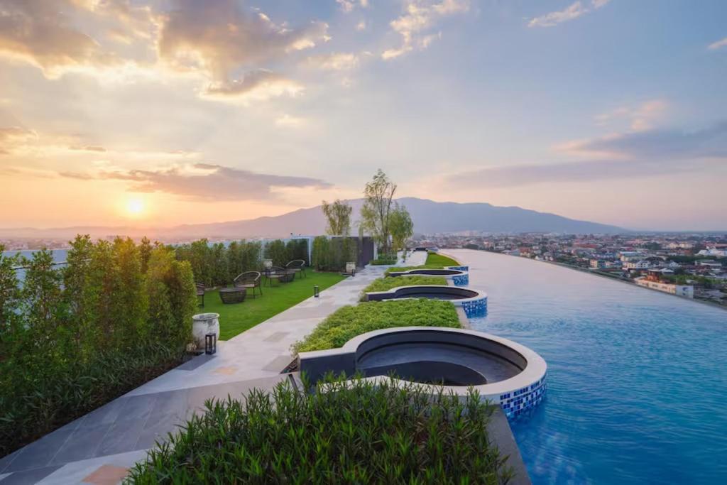 Astra Sky River Paronama Pool Luxury Changklan Чиангмай Екстериор снимка